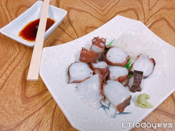 ���ձ���֪С�뵺�����õ����������С���ͼ�������������㣩