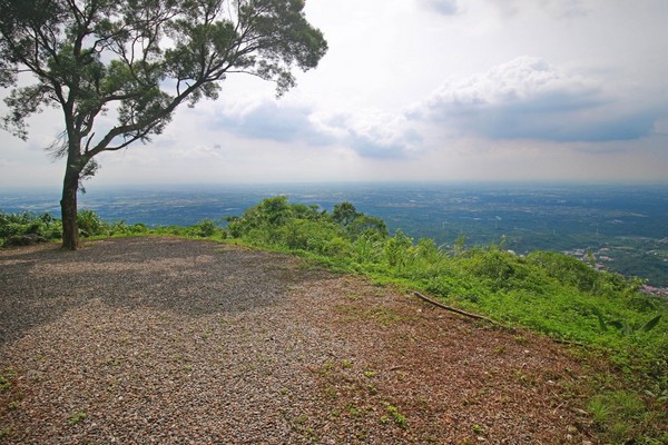 ▲台南白河枕头山观景台。（图／艾伦的旅游札记@【旅人狂潮】提供）