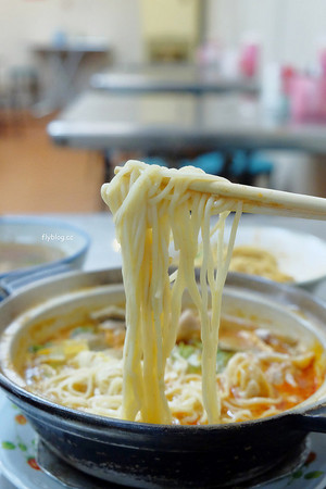 ▲台中北区家味小馆翻滚酸辣面(图/飞天璇提供。)