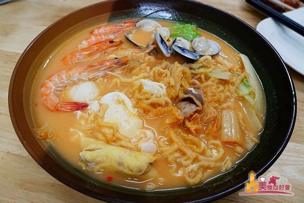 高雄 牛锅子 创意煎饺。(图/影子提供)