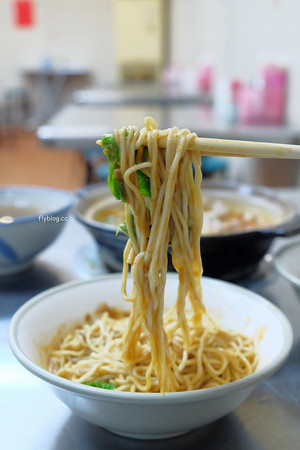 ▲台中北区家味小馆翻滚酸辣面(图/飞天璇提供。)