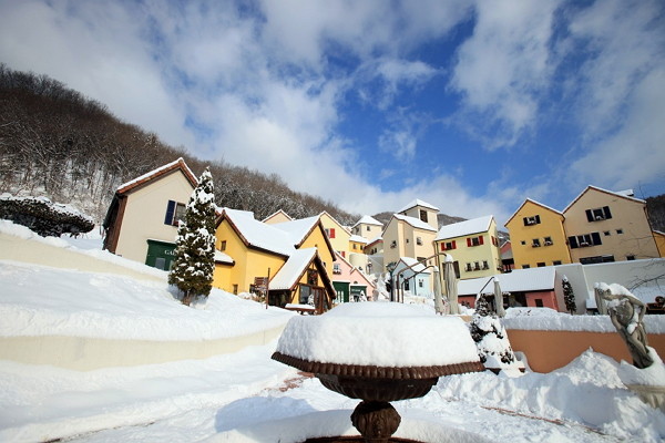 ▲韩国华川冰雪祭、享美食。(图/东南旅游、七逗旅游网)