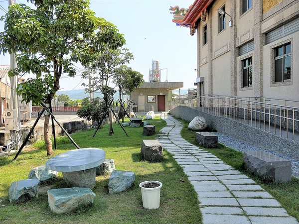▲彰化大村大路畔柑仔店彩绘墙。(图/旅游夜市趴趴走提供)