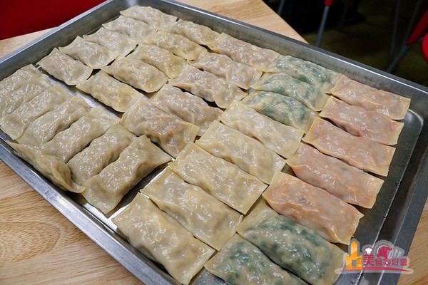 高雄 牛锅子 创意煎饺。(图/影子提供)