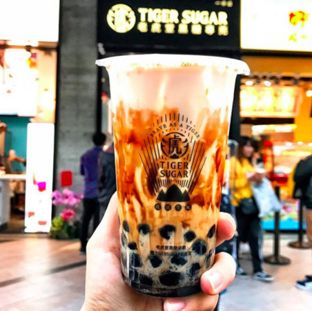 ▲老虎堂黑糖专卖。(图/IG网友chuehstagram_提供,请勿随意翻拍,以免侵权。)
