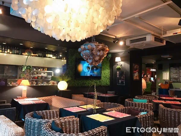 ▲名古屋IG名店virdweac推出铺满花瓣的蛋糕。（图／记者赖文萱摄）