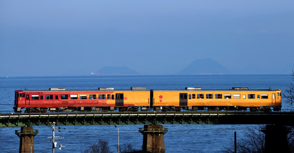 铁道迷圆梦之旅！伊予滩物语列车赏无敌濑户内海景（图／巨匠旅游提供）