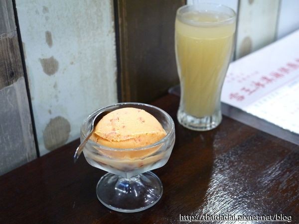 ▲台北何家排骨酥、雪王冰淇淋。（图／三高Sir提供）