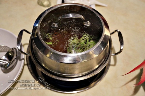 ▲板桥【蒸天下】蒸气火锅海鲜餐厅。（图／麻吉小兔提供）
