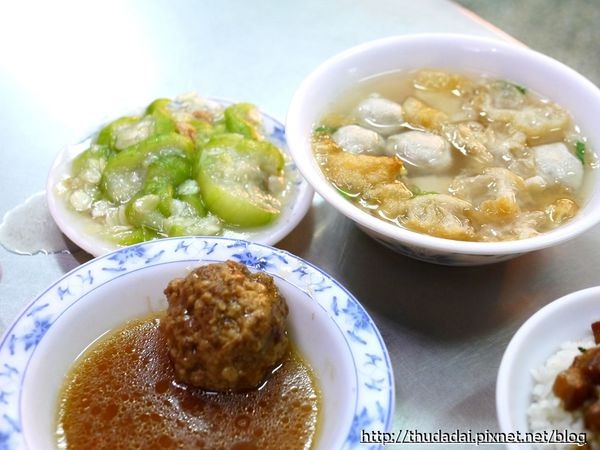 江川肉燥饭、候夜担仔面。(图/三高Sir)
