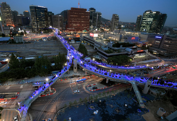 ▲首尔路7017。（图／达志影像）