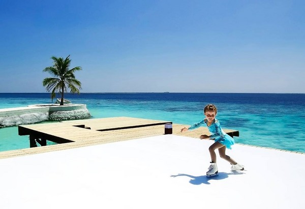 ▲马尔代夫Villa推出溜冰场。(图/Jumeirah Vittaveli粉丝页)