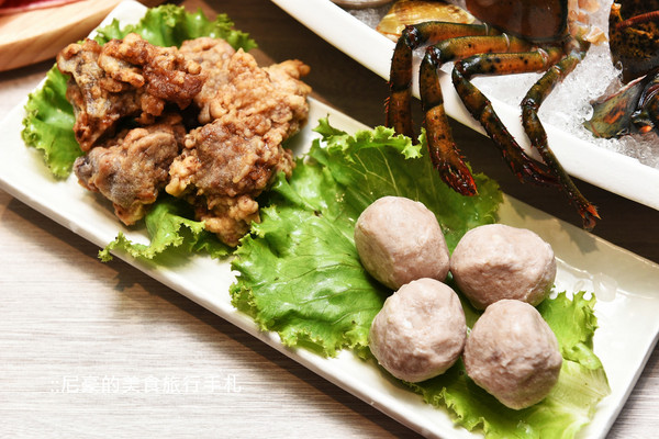 ▲台北藤集火锅大分量顶级肉品新鲜海鲜。(图/尼豪提供)