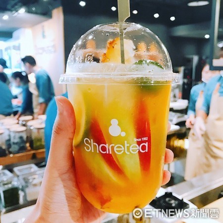 ▲%肌坝haretea歇脚亭”，2017年Sharetea将品牌拉回台湾发原地，在东区打造一间像咖啡厅的Sharetea全球旗舰总店。（图／记者黄士原摄）