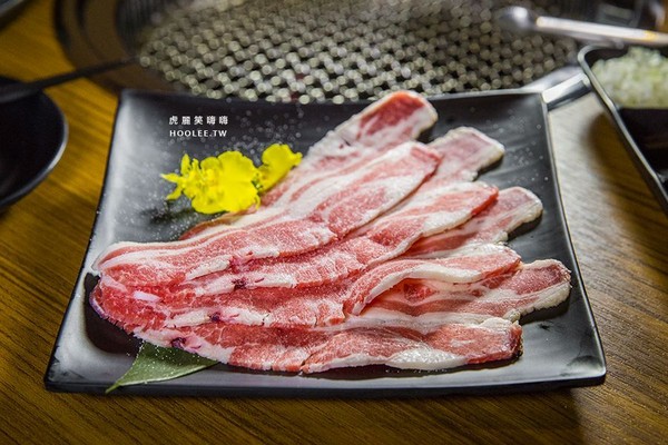 ▲万两炭火烧肉。（图／虎丽笑嗨嗨提供）
