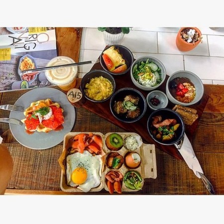 ▲台中宪卖咖啡装进鸡蛋盒里的早餐。（图／IG@chenyh_4128提供，请勿任意翻摄以免侵权）