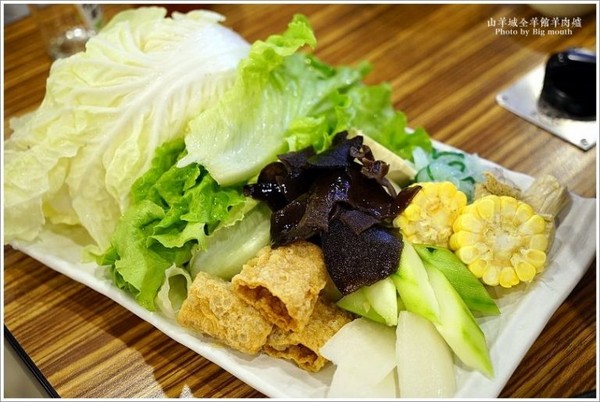 ▲新北市 山羊成全羊馆羊肉炉(中和莒光店)。（图／大口提供）