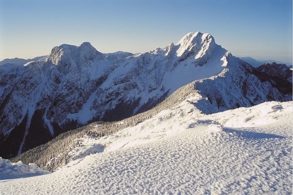 玉山主峰雪景（图／玉山国家公园管理处提供）