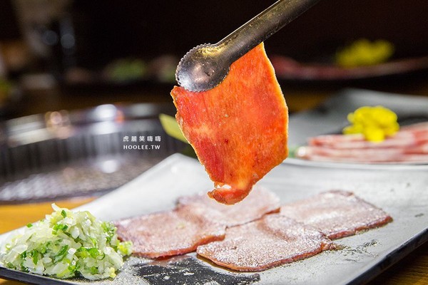 ▲万两炭火烧肉。（图／虎丽笑嗨嗨提供）