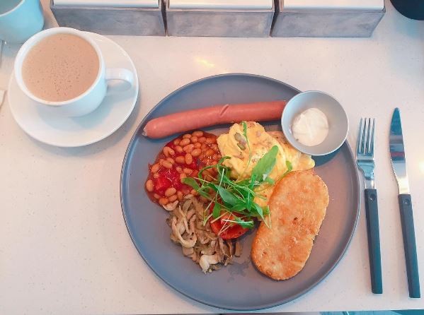 ▲二本咖啡 URBAN CAFE。(图/IG@linglingliu_00提供,请勿任意翻摄以免侵权)