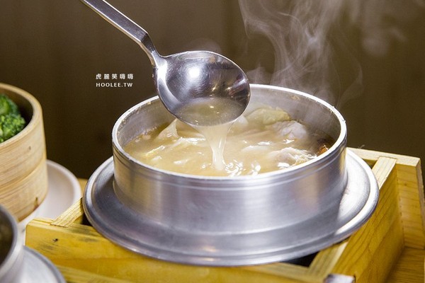 ▲小二月饭汤 高雄中华店。(图/虎丽笑嗨嗨提供)