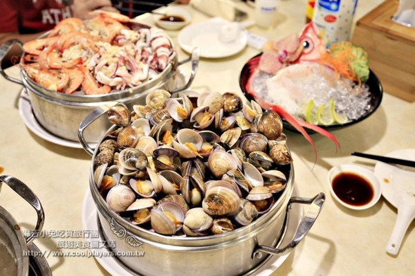 ▲板桥【蒸天下】蒸气火锅海鲜餐厅。（图／麻吉小兔提供）