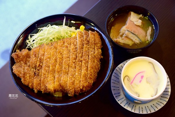 ▲赏吉圆定食串炸串烧居酒屋。（图／周花花提供）