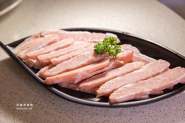 鲨嗑海鲜锅物。(图/虎丽笑嗨嗨)