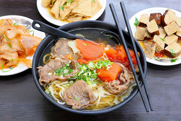 山西蕃茄牛肉刀削面。(图/橘子狗爱吃糖)