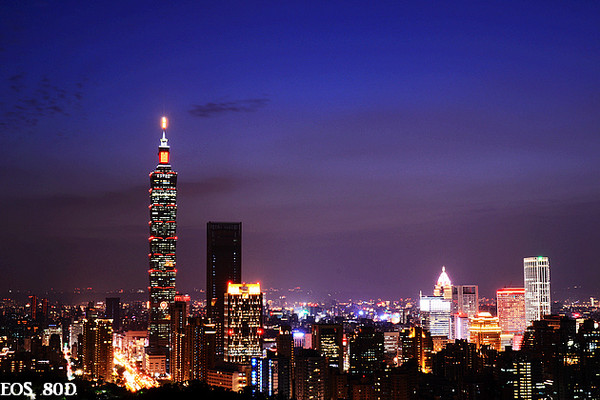 ▲台北101夜景虎山峰。(图/小白鲸摄)