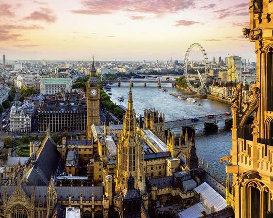 ▲英国著名景点，白金汉宫卫兵交接仪式,伦敦眼。（图／华航提供，VisitBritain授权）