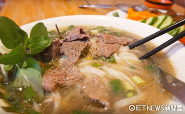 ▲正妹推荐中坜美食。(图/翻摄自Ann 安秋粉丝专页)