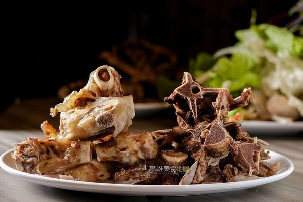 ▲琅莱了羊肉炉吃到饱。（图／高雄美食地图）
