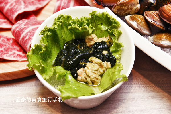▲台北藤集火锅大分量顶级肉品新鲜海鲜。(图/尼豪提供)