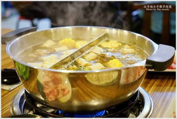 ▲新北市 山羊成全羊馆羊肉炉(中和莒光店)。（图／大口提供）