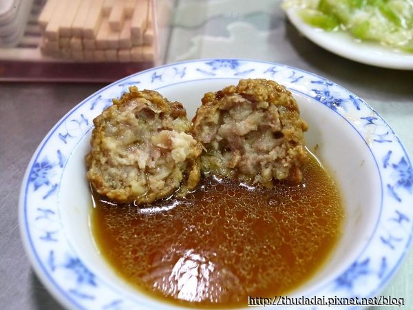 江川肉燥饭、候夜担仔面。(图/三高Sir)