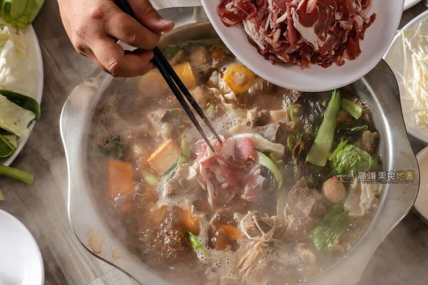 ▲琅莱了羊肉炉吃到饱。（图／高雄美食地图）