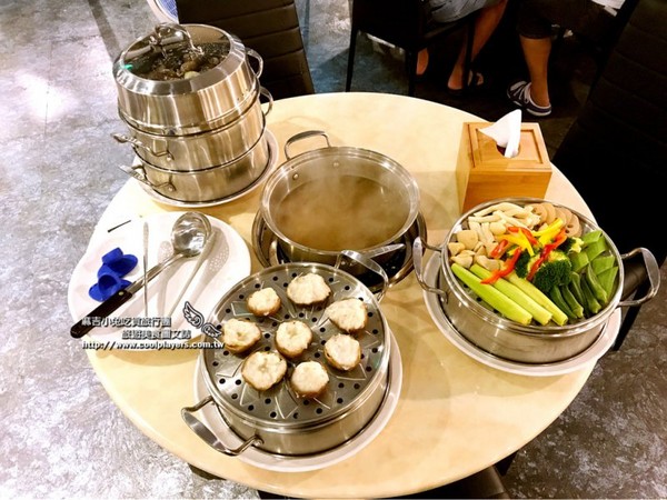 ▲板桥【蒸天下】蒸气火锅海鲜餐厅。（图／麻吉小兔提供）