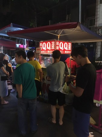 ▲高雄劳工公园夜市。(图/高雄美食地图提供)
