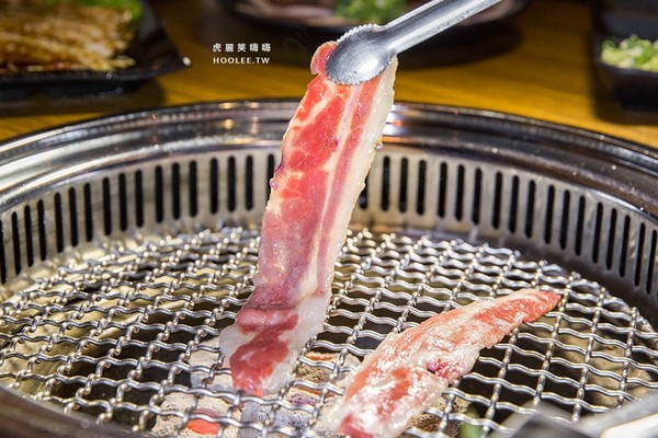 ▲万两炭火烧肉。（图／虎丽笑嗨嗨提供）