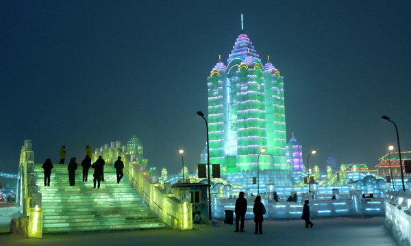 ▲冬季旅游盛宴 狂欢哈尔滨冰雪节。(图/凤凰旅游提供)