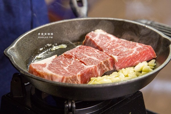 鲨嗑海鲜锅物。(图/虎丽笑嗨嗨)