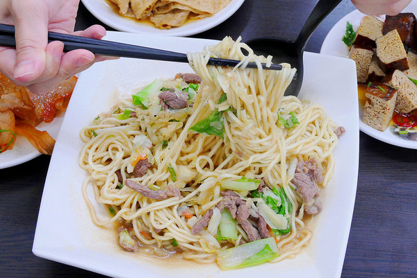 山西蕃茄牛肉刀削面。(图/橘子狗爱吃糖)