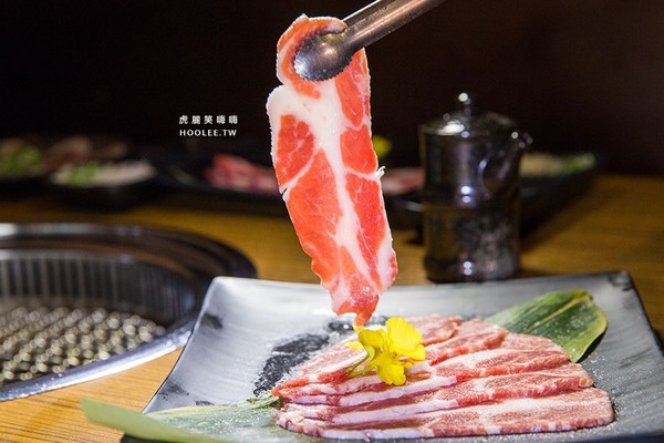 ▲万两炭火烧肉。（图／虎丽笑嗨嗨提供）