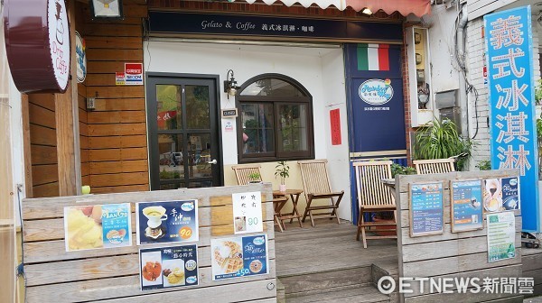 这就是夏天的滋味!淡水“清凉一条街”3款打卡冰品超消暑 。(图/记者廖明慧摄)