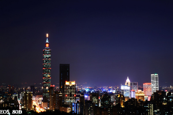 ▲台北101夜景虎山峰。(图/小白鲸摄)