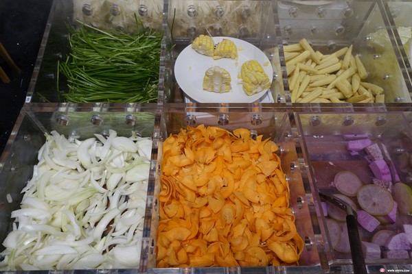 ▲桃园温野菜日式吃到饱涮涮锅。（图／Viviyu提供）