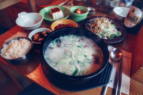 ▲首尔延禧洞藏着雪浓汤名店。(图/李佑群提供)