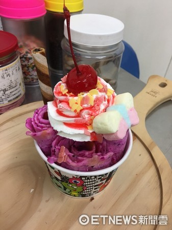 ▲Taiwan Monster泰国炒冰餐点。（图／记者华少甫摄）