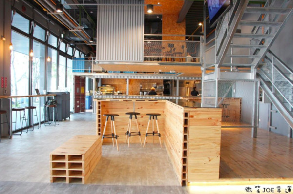 ▲物流共和国,LR cafe。（图／脸书专页《微笑JOE幸运》提供，请勿随意翻拍，以免侵权。）